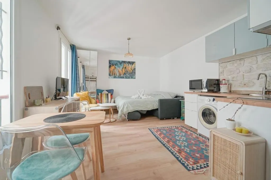 Doorman Best Studio In 12Th Paris France